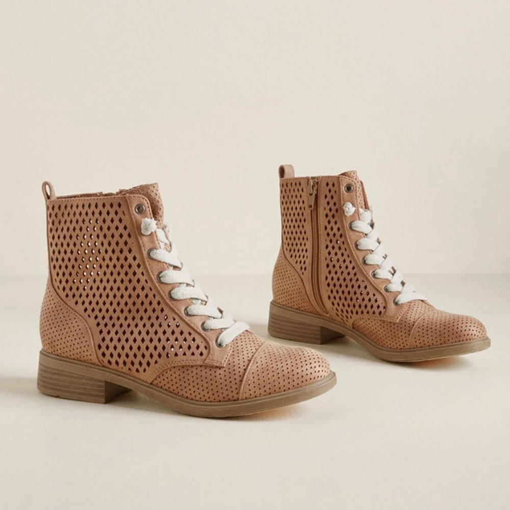 NWT Report Hagen Boots